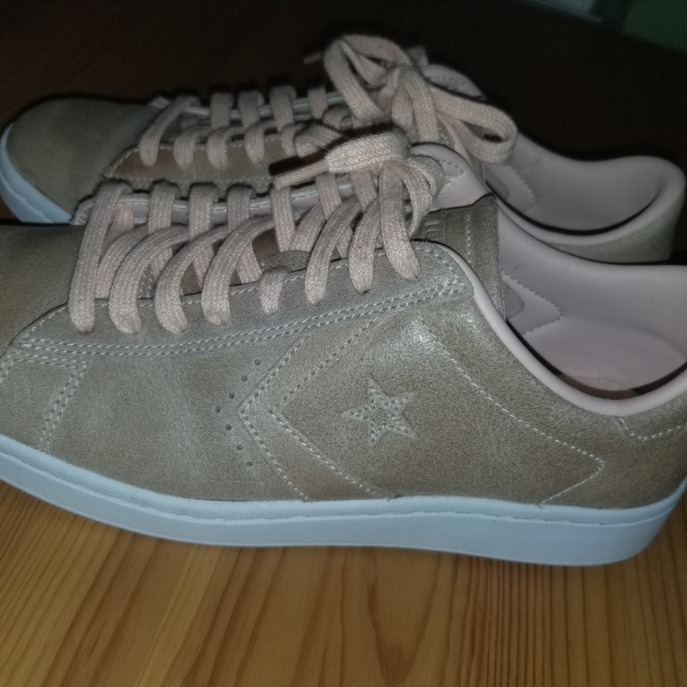 Converse - Picture 4 of 4